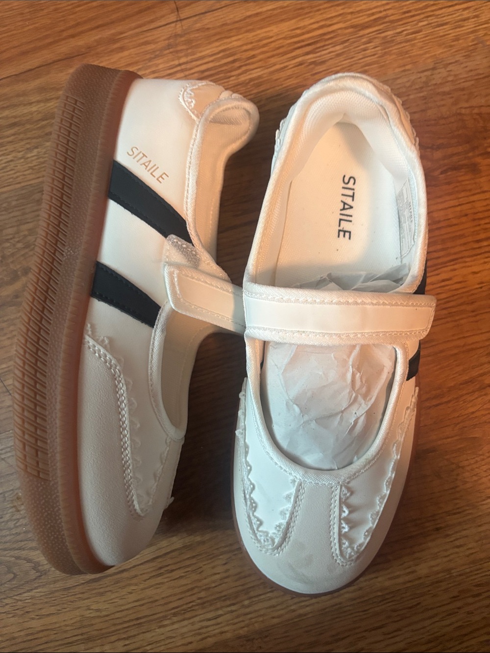 womenWhite Sneakers with Black Stripe and Gum Sole - Hook & Loop